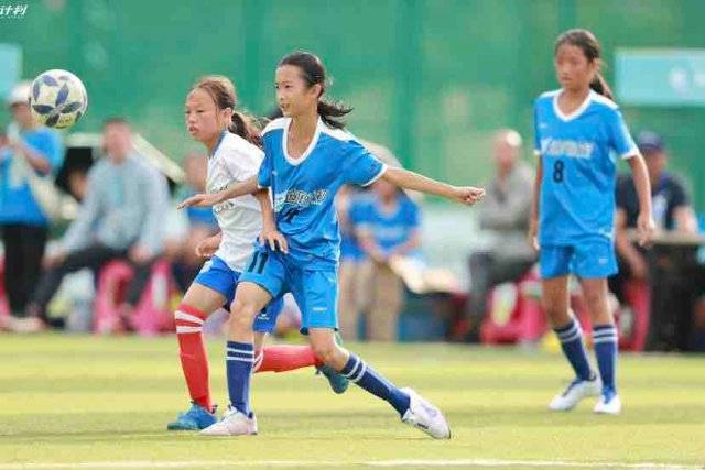 哈兰德仅11次触球就打入2球 马赫雷斯1球1助获最高分