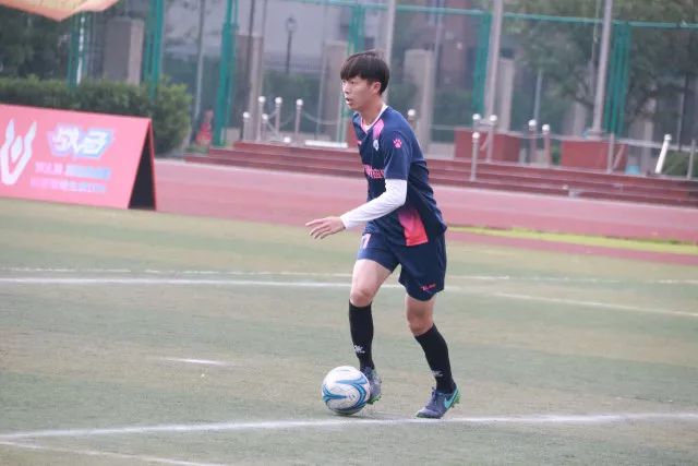 徐杰三双广东险胜北控 郭昊文24分同曦胜新疆