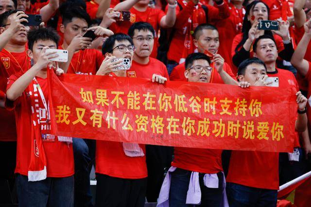 王哲林24+17布莱德索26分 上海终结新疆6连胜