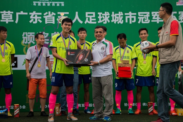 CBA夏联-王哲林21分上海胜福建 翁金郎23+7