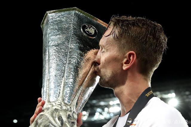 TA：北美联盟杯明年不会集中进行，周末联赛照踢